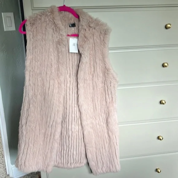 Rabbit Fur Vest - Picture 3 of 9